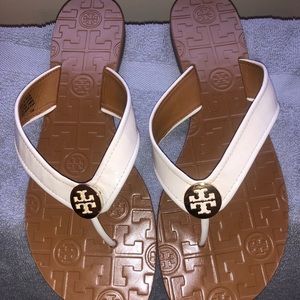 Tory Burch White patent leather Thora patent Calf sandal